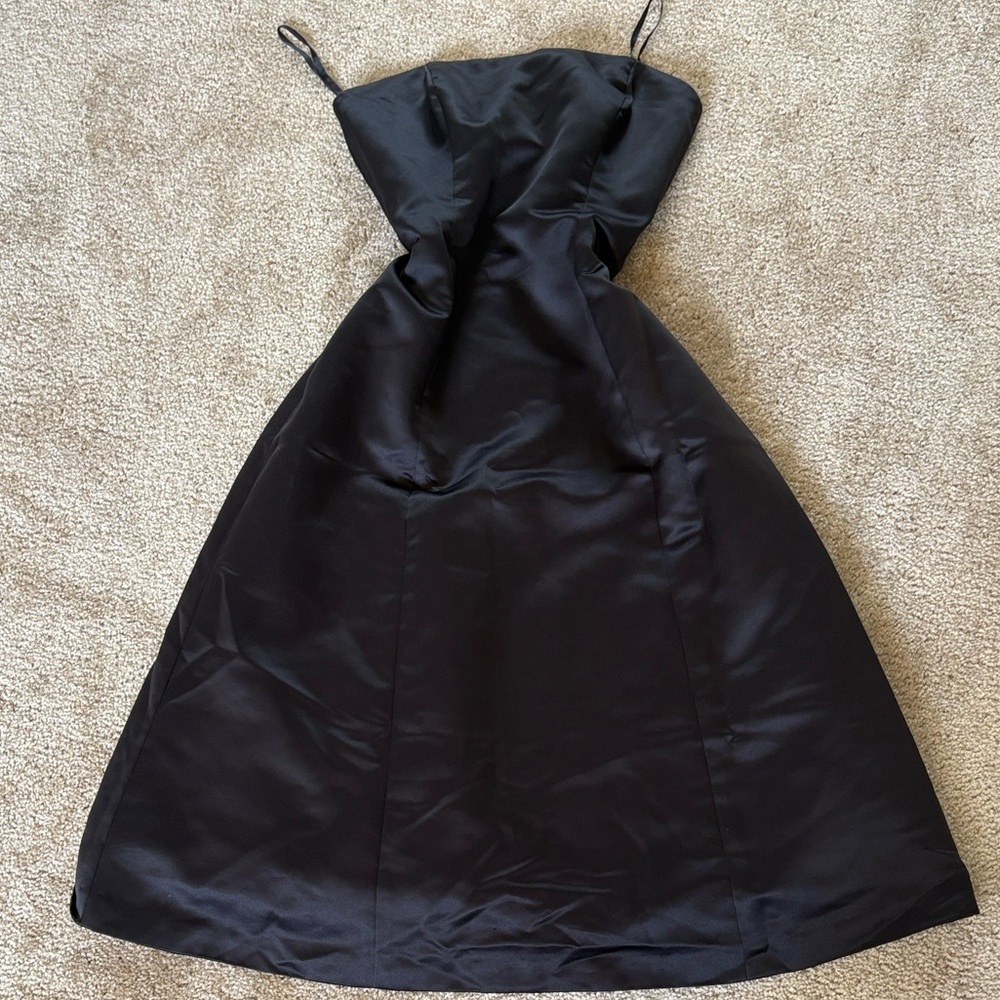 Elegant Black Strapless Dress